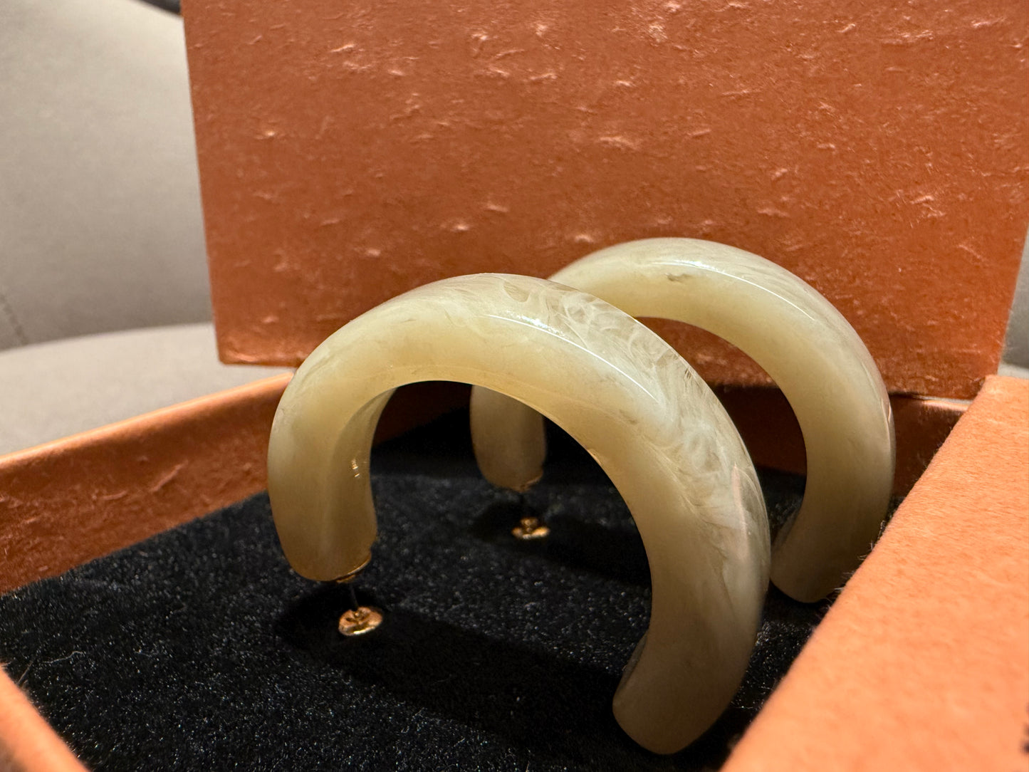 煙灰雲石樹脂半圈耳環 Jade Arc, Half Hoop Earrings