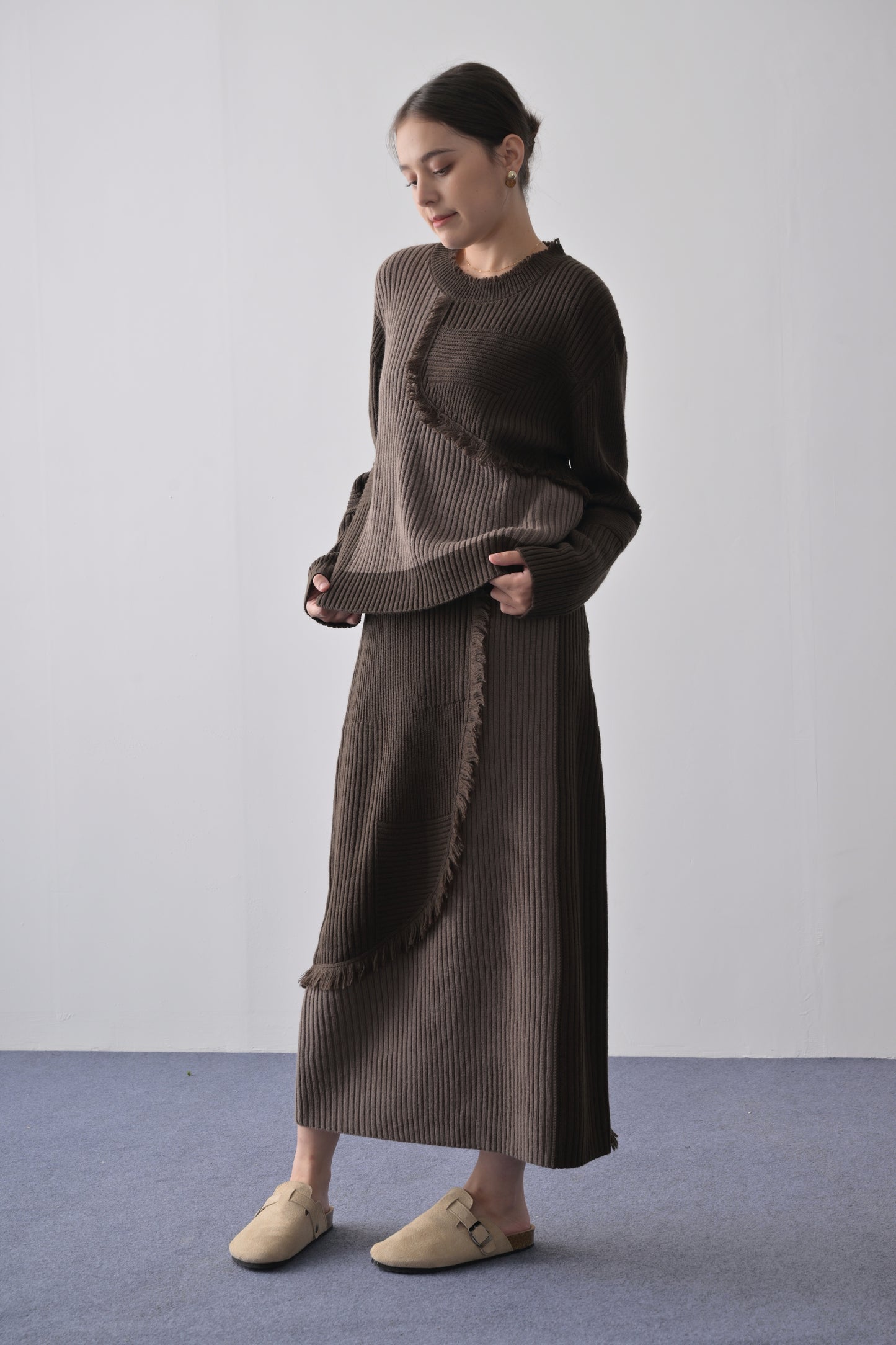 羊毛混紡不規則拼色冷衫 Wool-blend Fringed Contrast Rib-knit Jumper