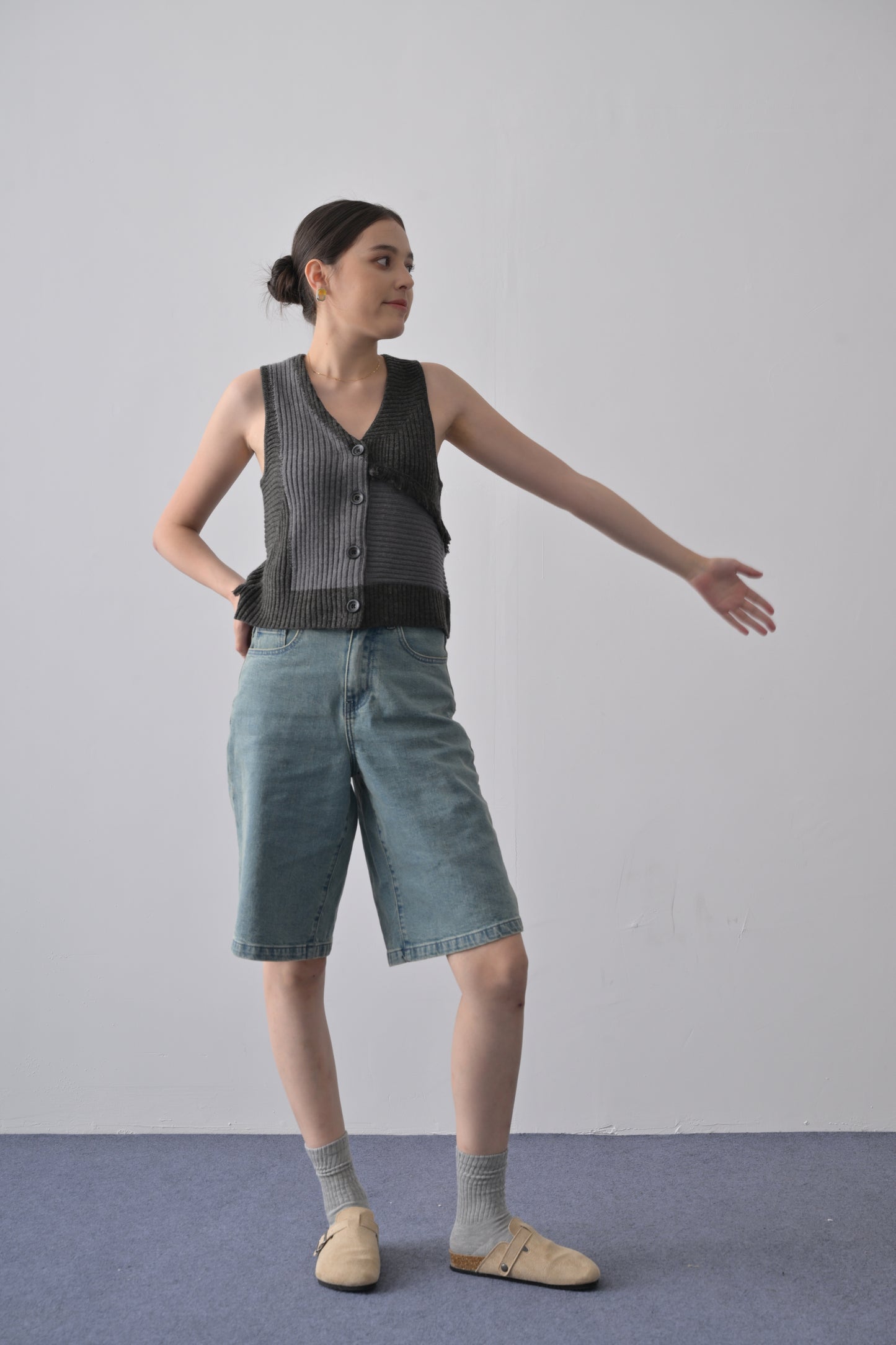 羊毛混紡不規則拼色冷背心 Wool-blend Fringed Contrast Rib-knit Vest