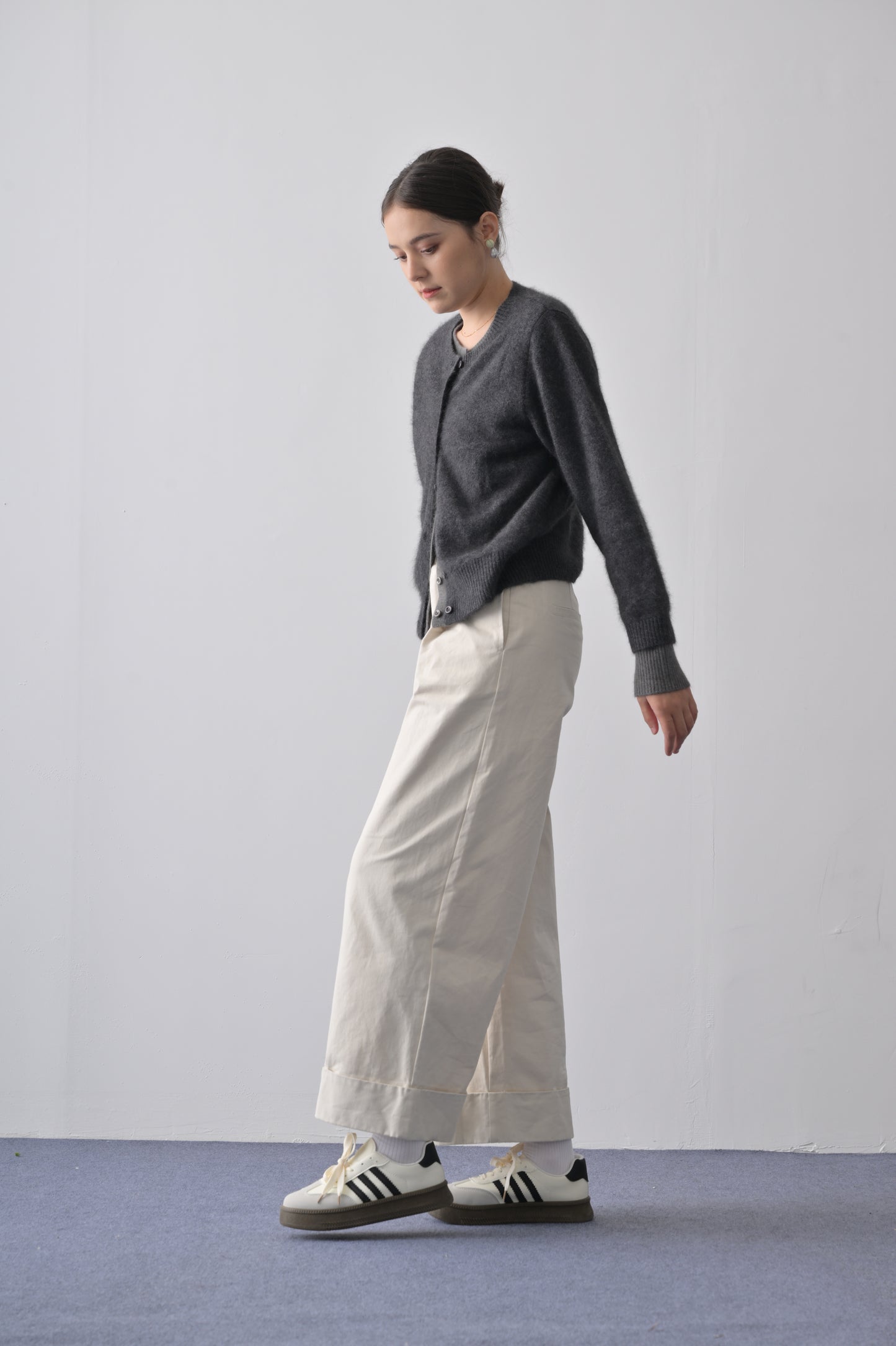 百搭純棉闊腿摺腳褲 Relaxed Wide-Leg Twill Trousers