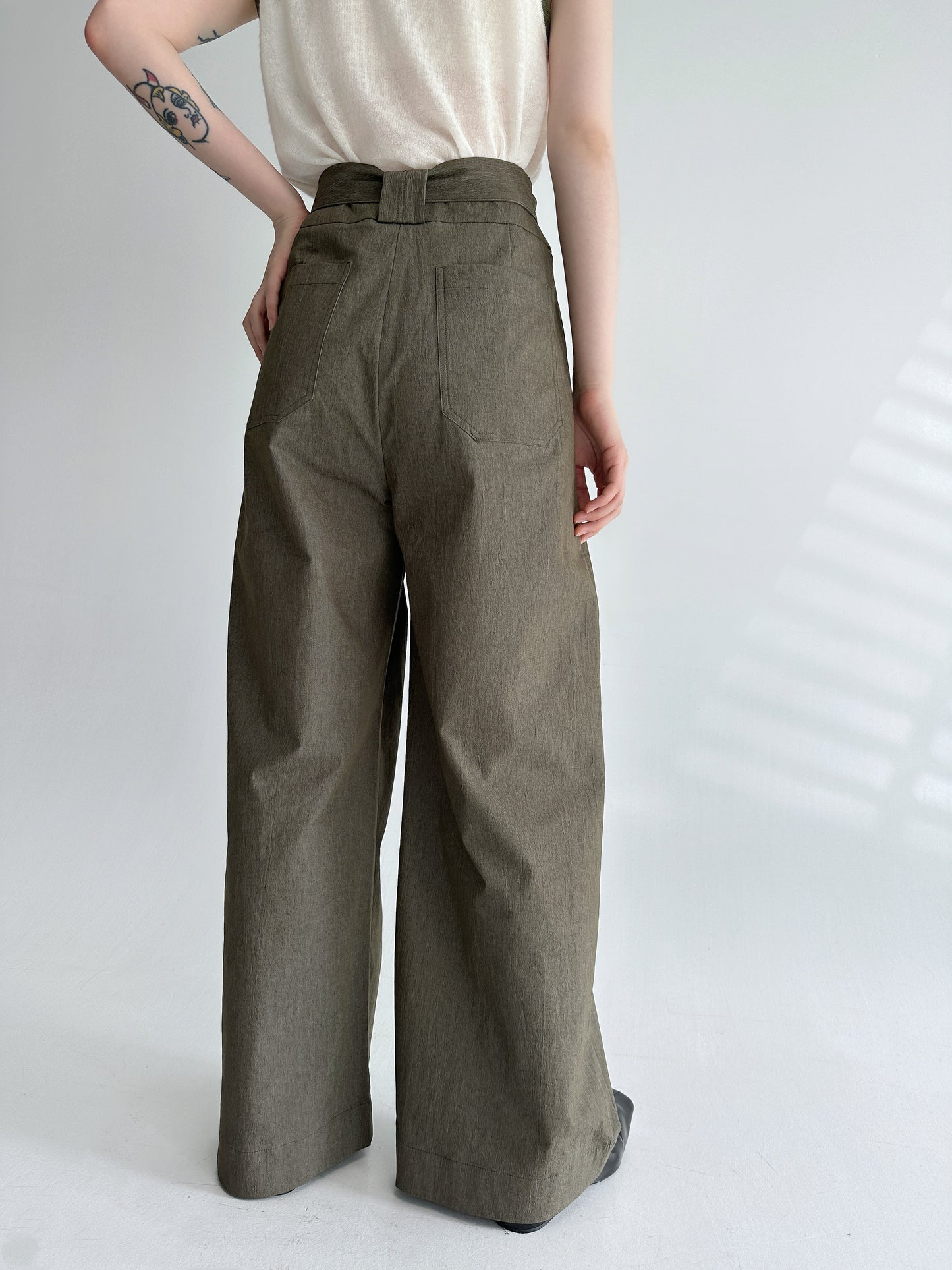 寬褲耳高腰闊腿褲配腰帶 Tailored Wide-leg Trousers with Belt