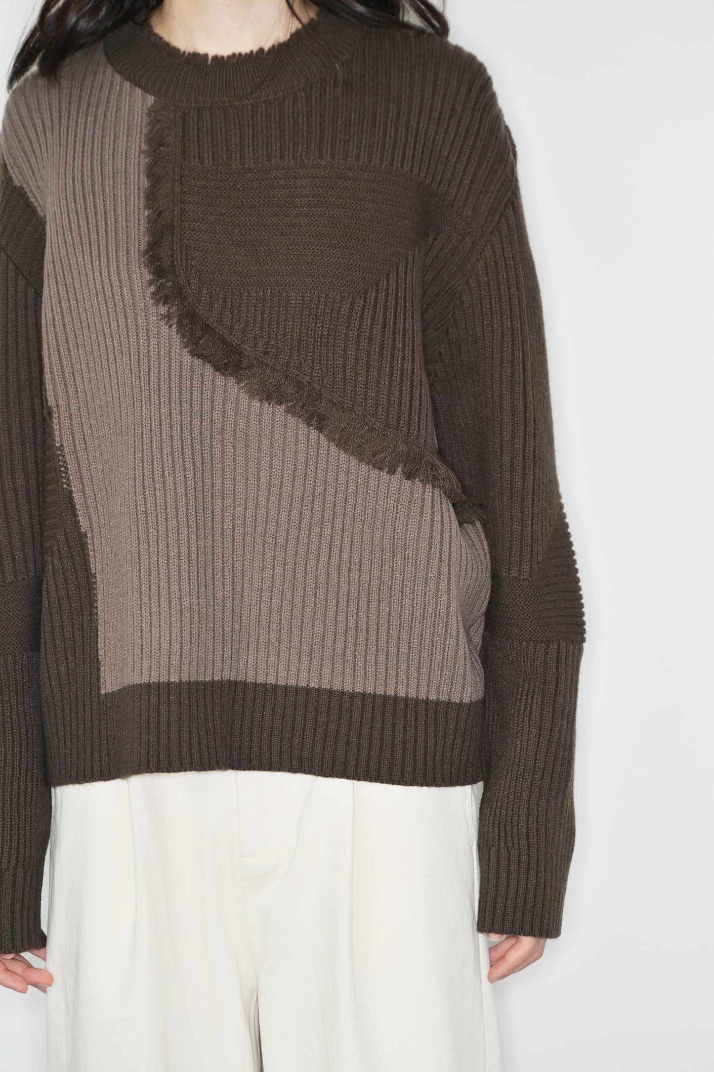 羊毛混紡不規則拼色冷衫 Wool-blend Fringed Contrast Rib-knit Jumper