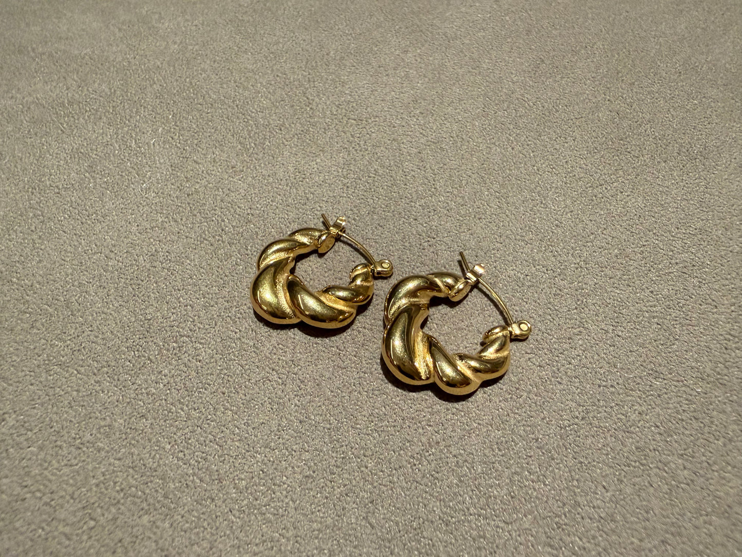 黃金牛角包 18k鍍金不鏽鋼耳環 Golden Croissant Earrings 18k S.Steel Sweat Proofed