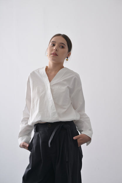 若隱鎖骨短款交疊恤衫  Wrap-It-Up Elastic Waist Shirt