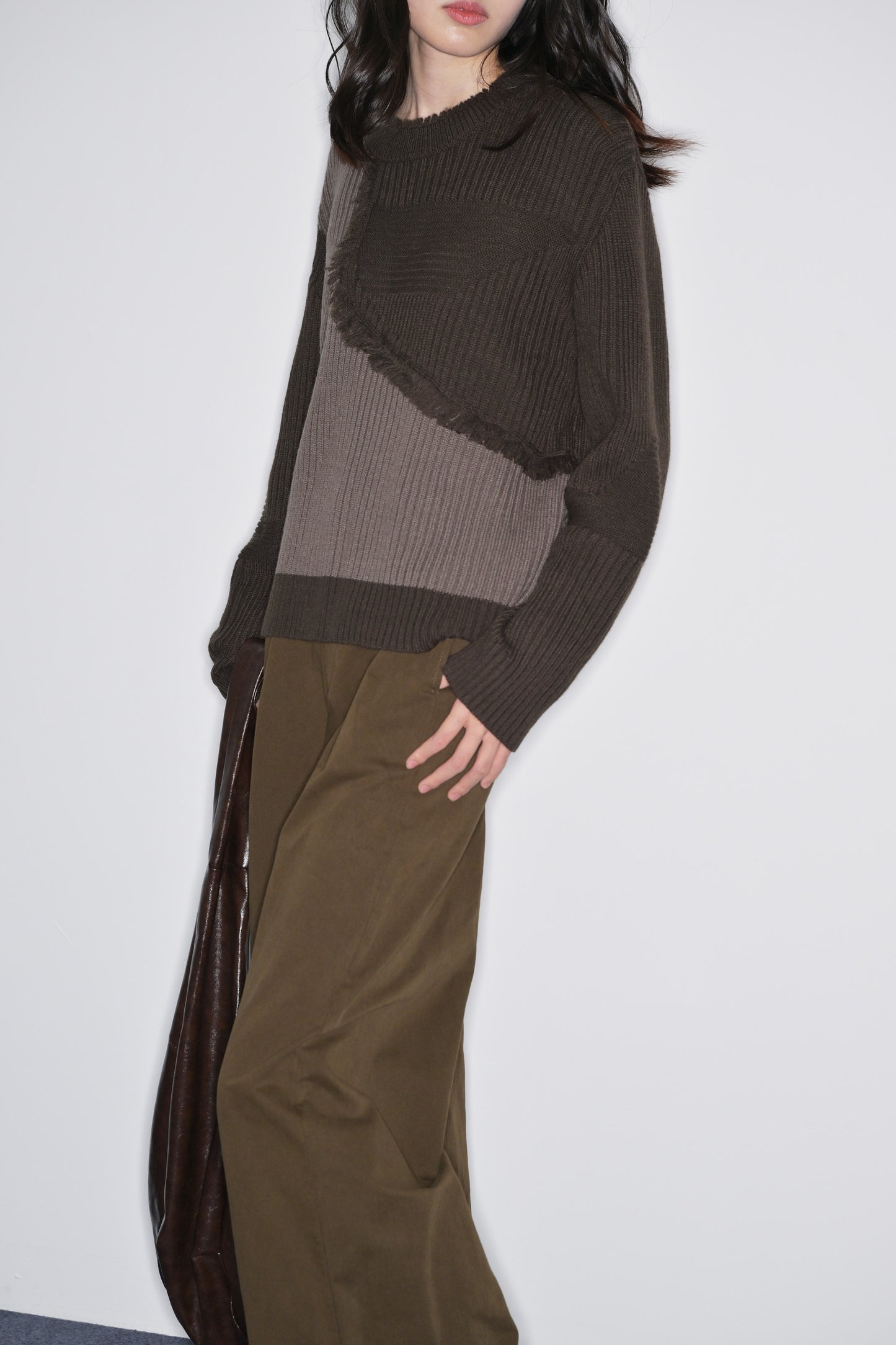 羊毛混紡不規則拼色冷衫  Wool-blend Fringed Contrast Rib-knit Jumper